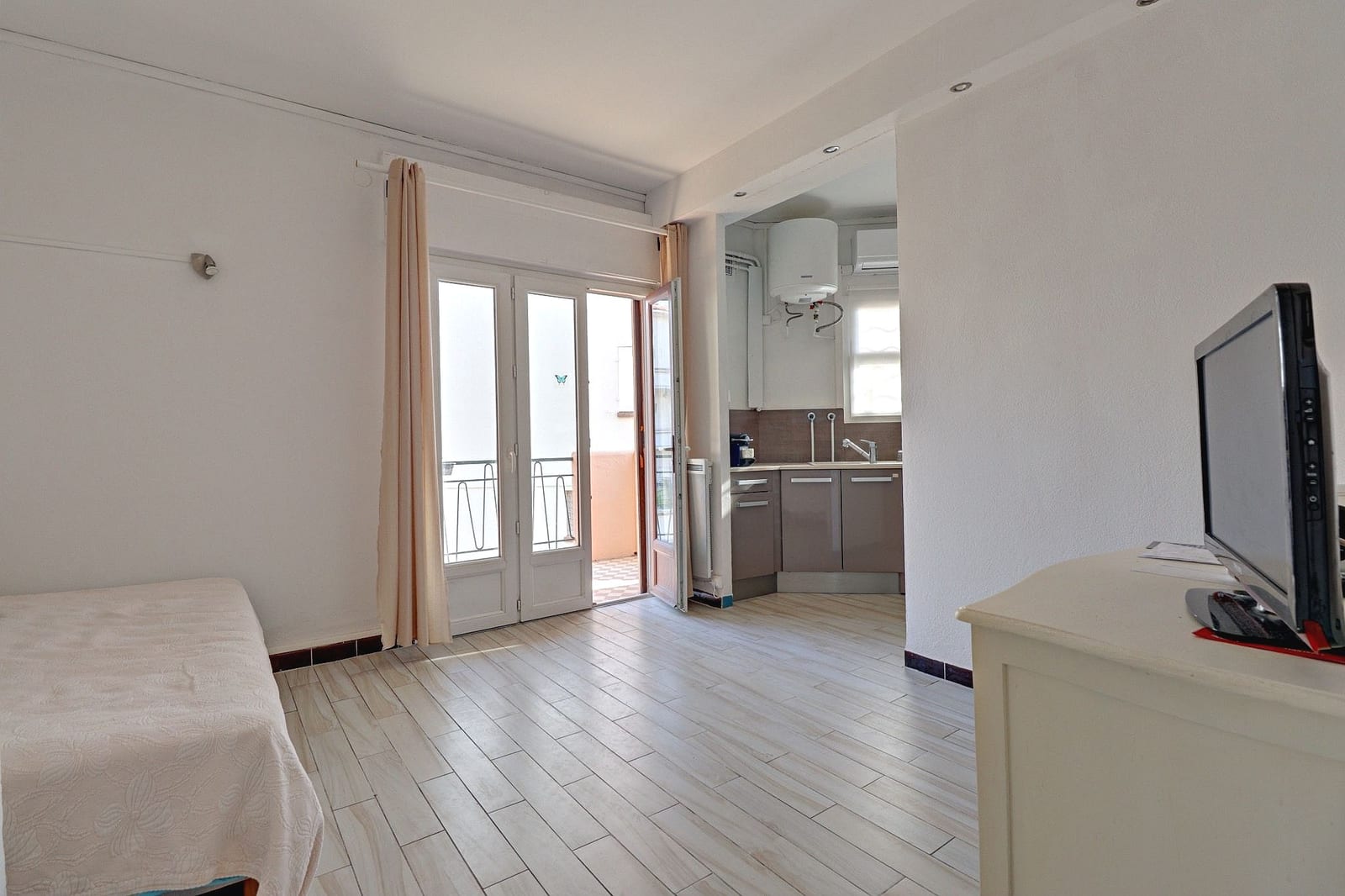 Photo 2 : Appartement 1 pièces 21 m² – terrasse