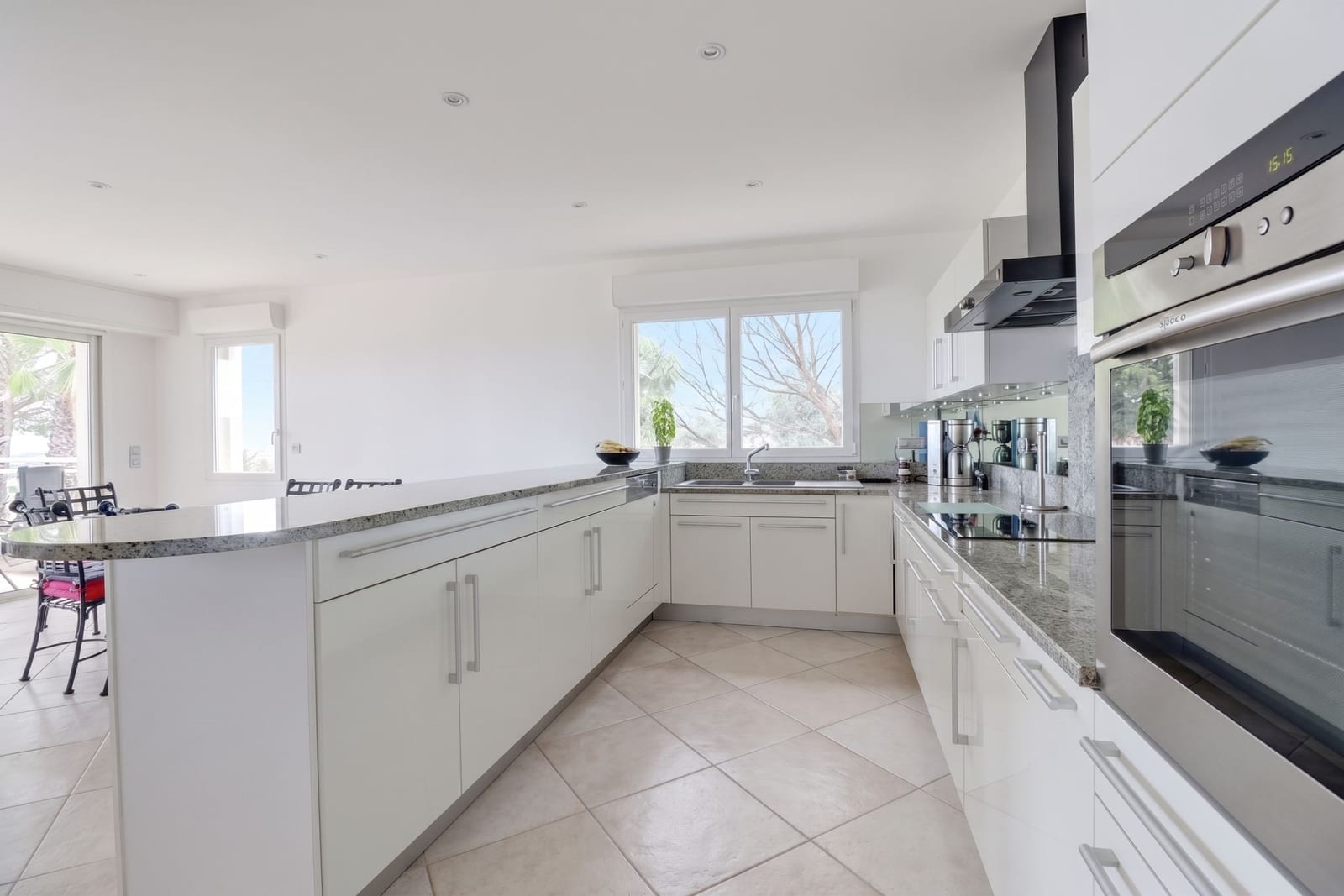 Photo 2 : Maison 6 pièces 138 m² – au calme